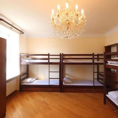 Tumanyan Hostel And Tours Ereván Habitación foto