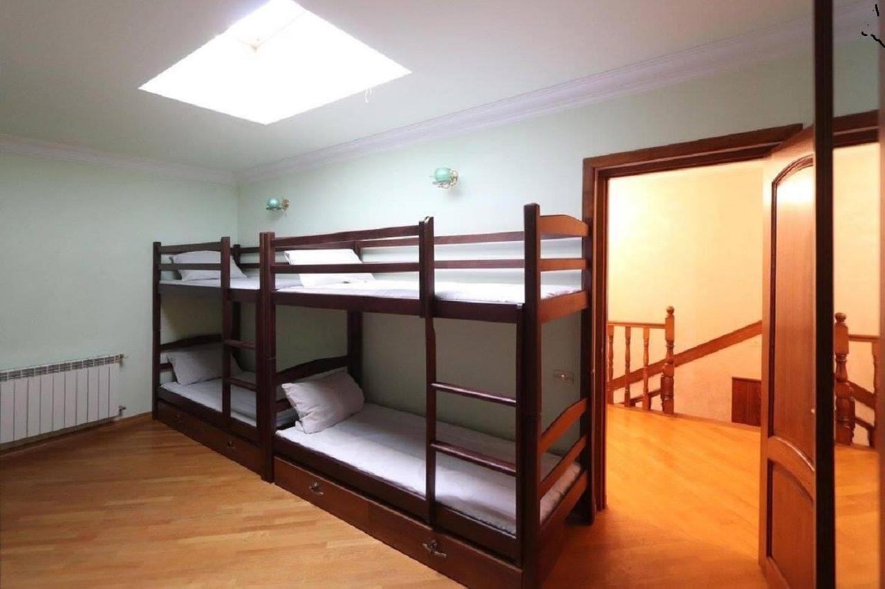 Tumanyan Hostel And Tours Ereván Habitación foto